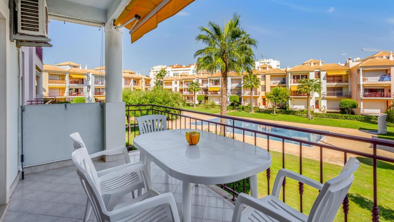Serene Apartment W/ Balcony And Pool By Lovelystay Quarteira Eksteriør billede