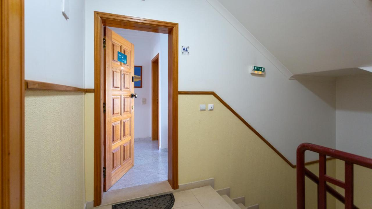 Serene Apartment W/ Balcony And Pool By Lovelystay Quarteira Eksteriør billede